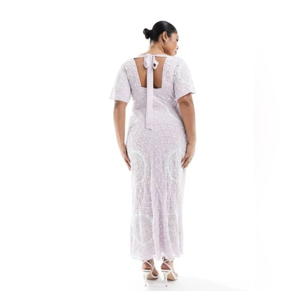 ASOS DESIGN Curve flutter sleeve circular embellished plunge midi dress in lilac - Picture 2 of 11